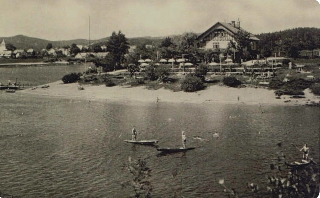 Tajvan co by dominanta přehrady s letním parketem a předzahrádkou.Tanečky za letních večerů. (archiv Jiří Mlejnek)