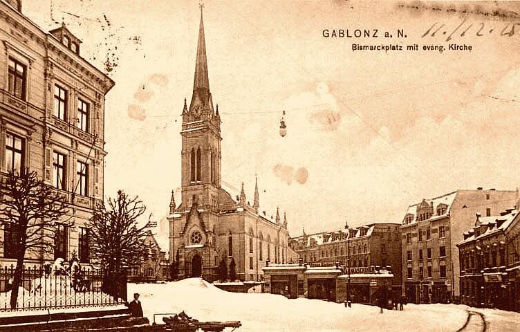 Zasněžené Bismarkovo náměstí ( dvacátá léta ) (archiv Jablečné město)