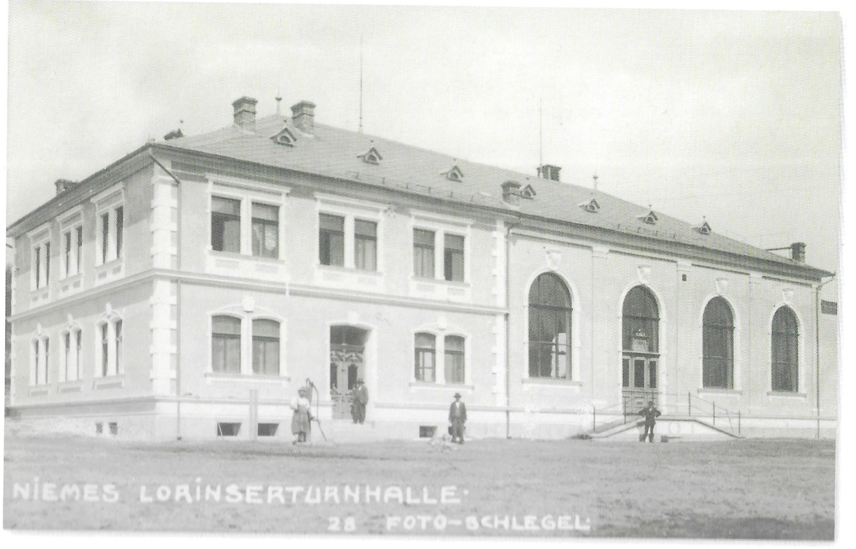 1928