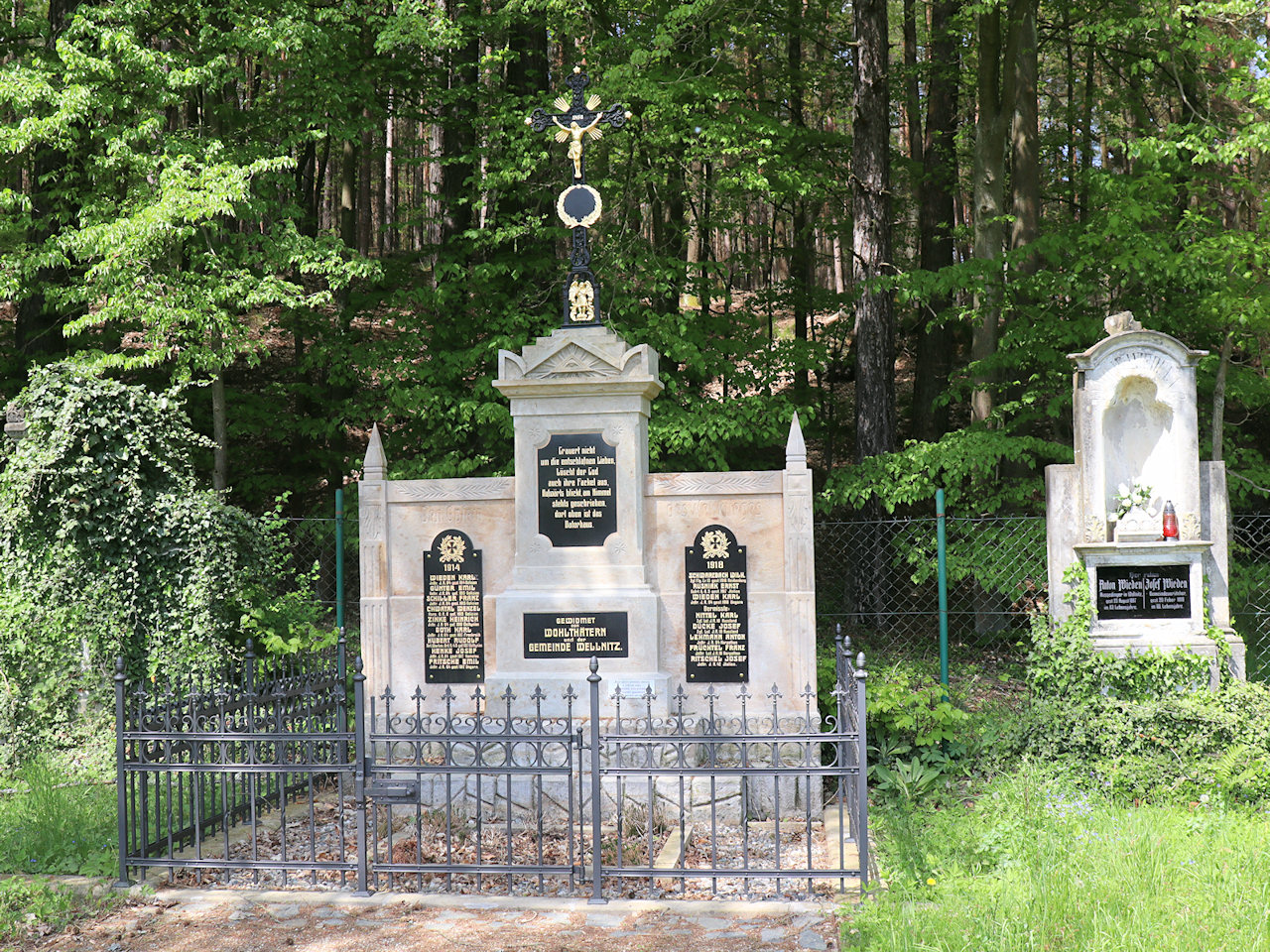 Velenice Renovovaný pomník padlým z 1. světové války na hřbitově. Foto: Jiří Kühn.