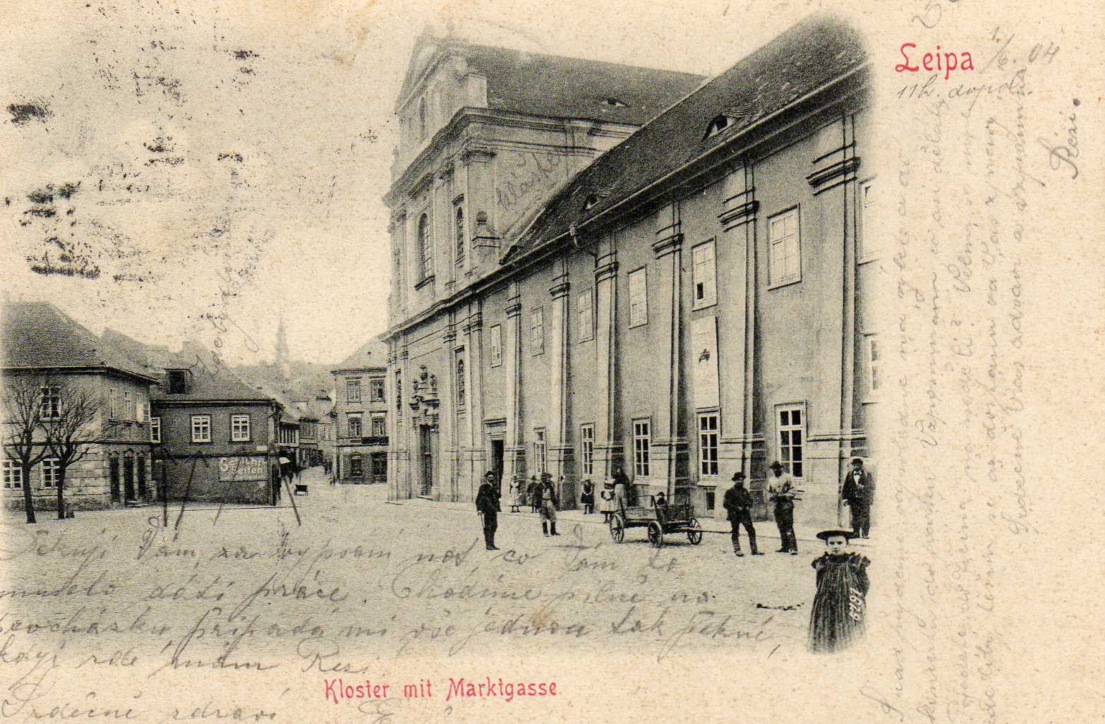 Klášter a bazilika v roce 1904. Má oblíbená pohlednice. Nejvíc mě na ní baví ta naštvaná holčička vpravo dole. No není dobrá? (zdroj: Českolipské obrázky)