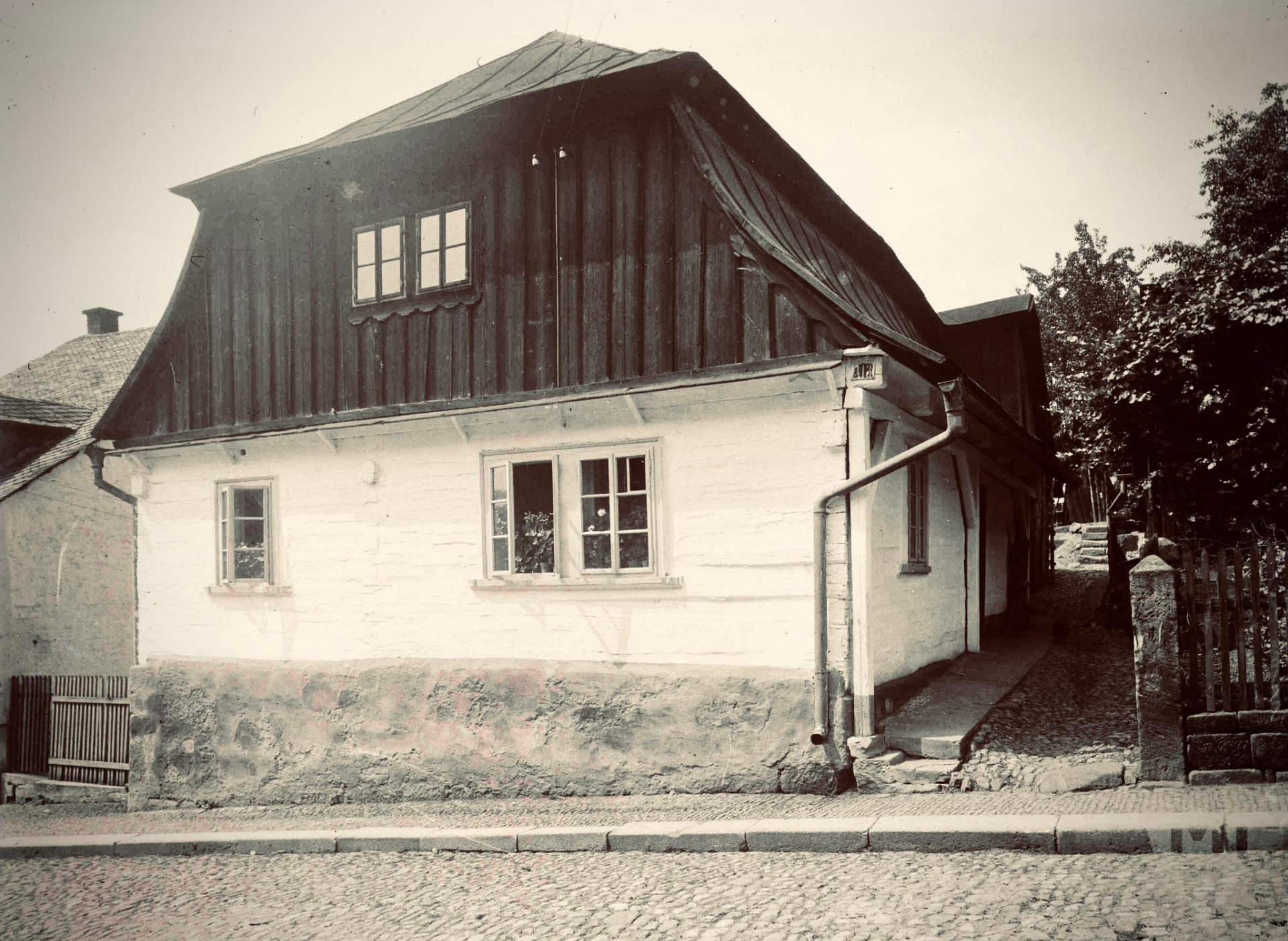 Turnov, Markova ulice. Dům čp. 313 – dle majitelů nazýván Mrázův. 20. léta 20. století Zdroj: Muzeum Českého ráje v Turnově