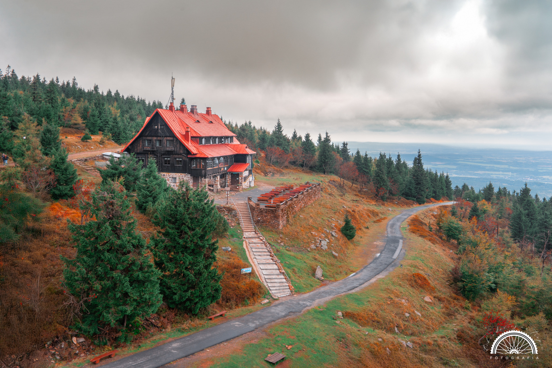 Stóg Izerski. (Łikendowicz na tropie - Fotograf  6.10.2025)