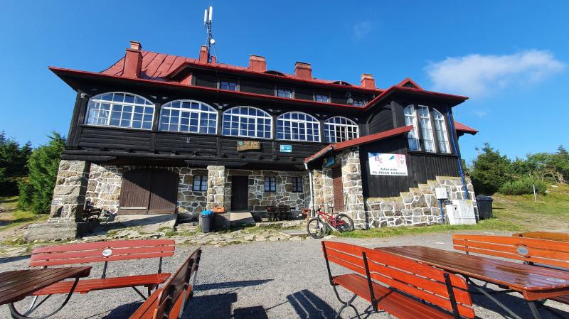 Schronisko na Stogu Izerskim - Foto: Maciej Roznarski 09/2021
