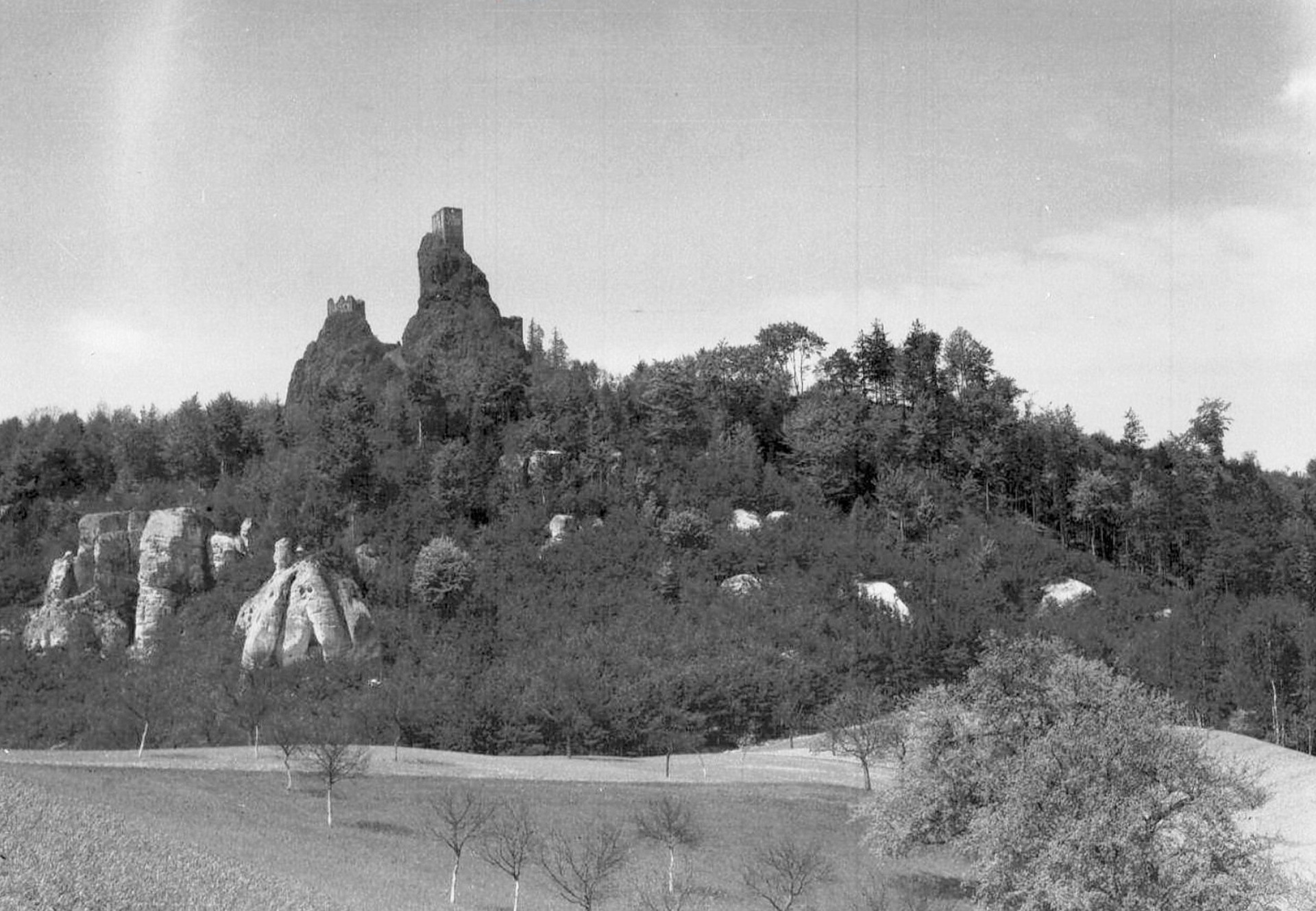 Trosky-1932 (archiv J.Peterka)