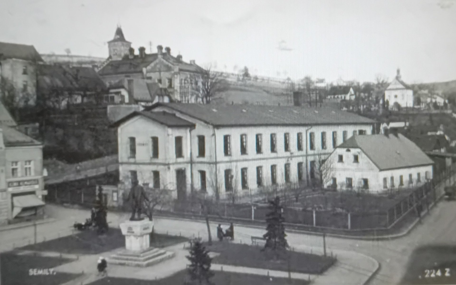 Ve středu města Semily v roce 1883 - tkalcovna Idamühle ...