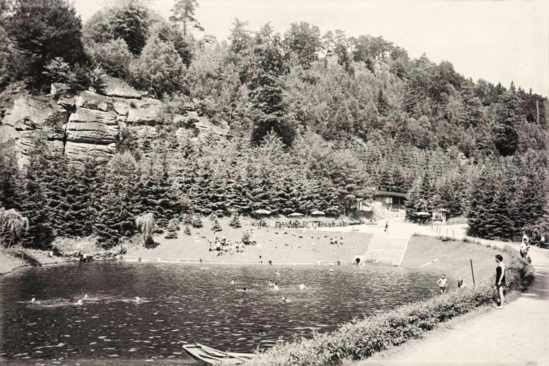 Český ráj, koupaliště U Pelíška v Prachovských skalách.  autor příspěvku Jiří Peterka