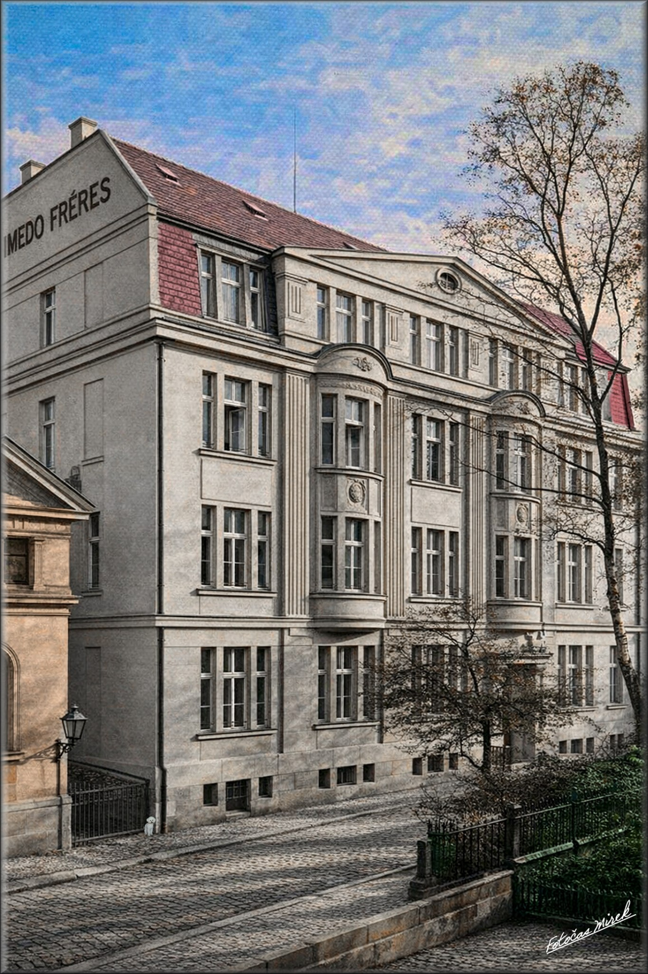 kde stojí , stála tato vysoká, krásná secesní budova.. ?  color Fotočas