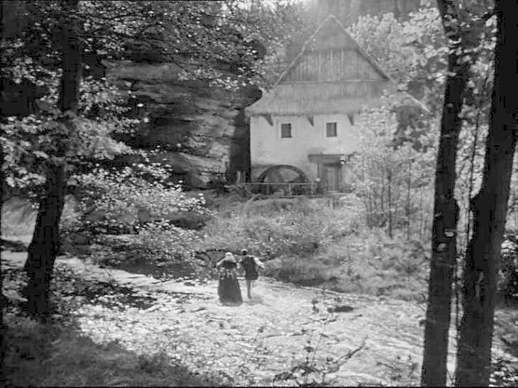 Pyšná princezna se natáčela mj. v Dolském mlýně. | David Malik, ČT a archiv Blesku 