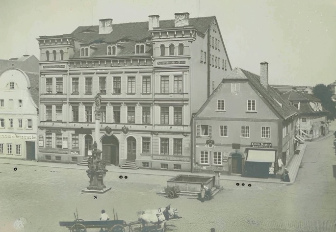 1. února 1850 je ve Frýdlantu zřízeno Okresní hejtmanství. Sídlilo na náměstí.  (autor příspěvku Petr Krause)