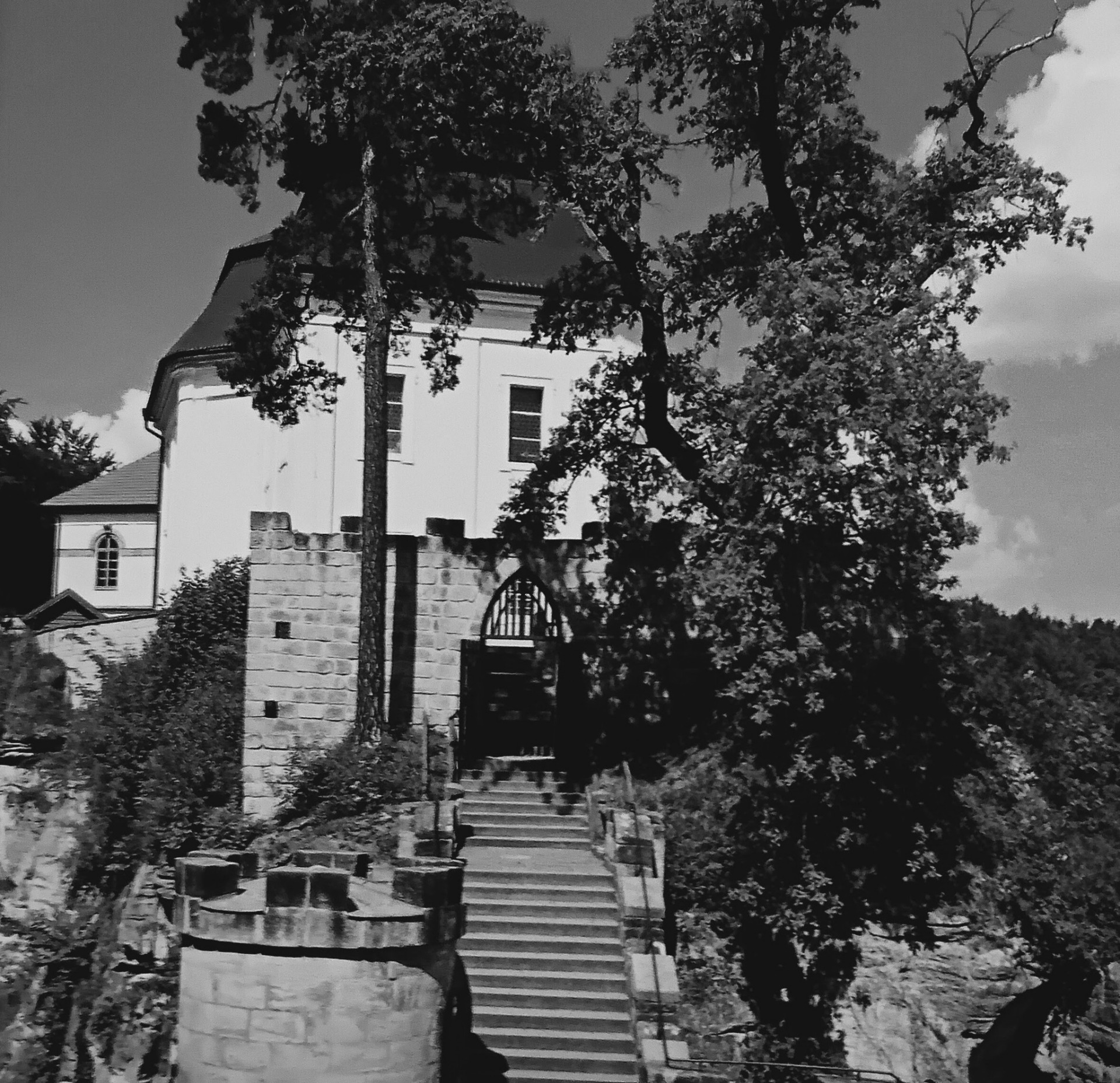 Pohled na hradní kapli ...