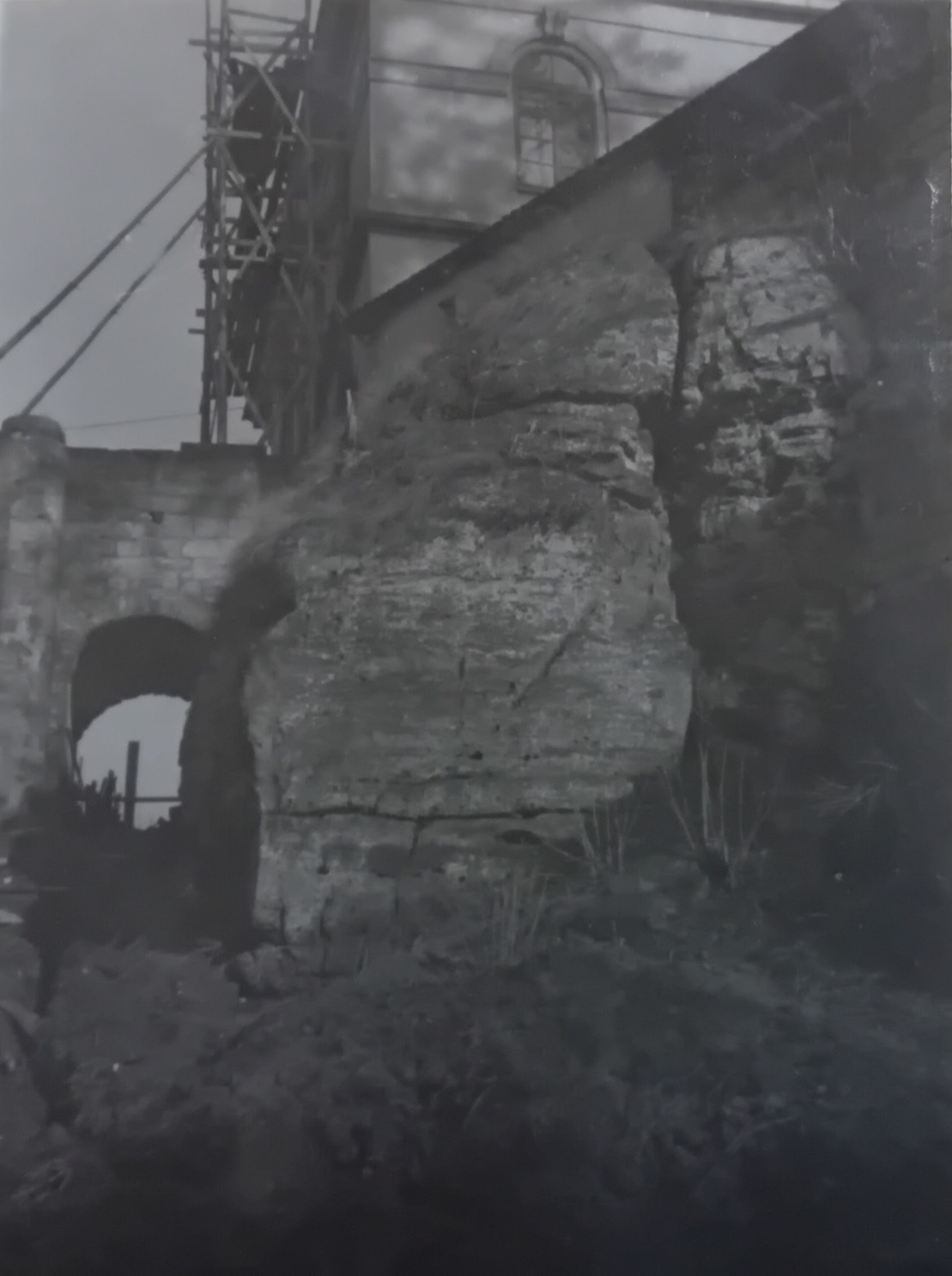 Most z prvního nádvoří ...