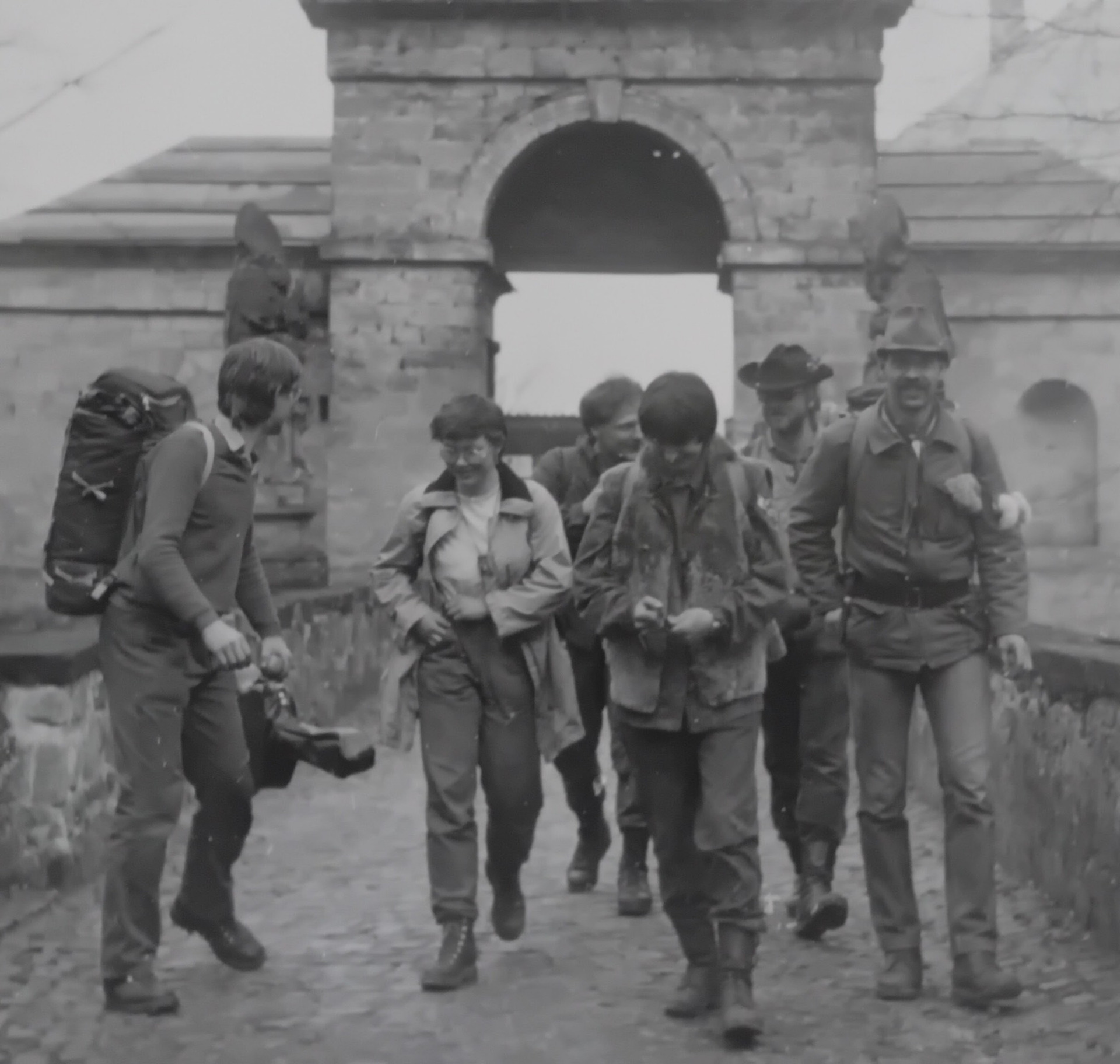 Když jsme se vraceli domů , po víkendu na hradě ... naschvál , kdo mě pozná ...