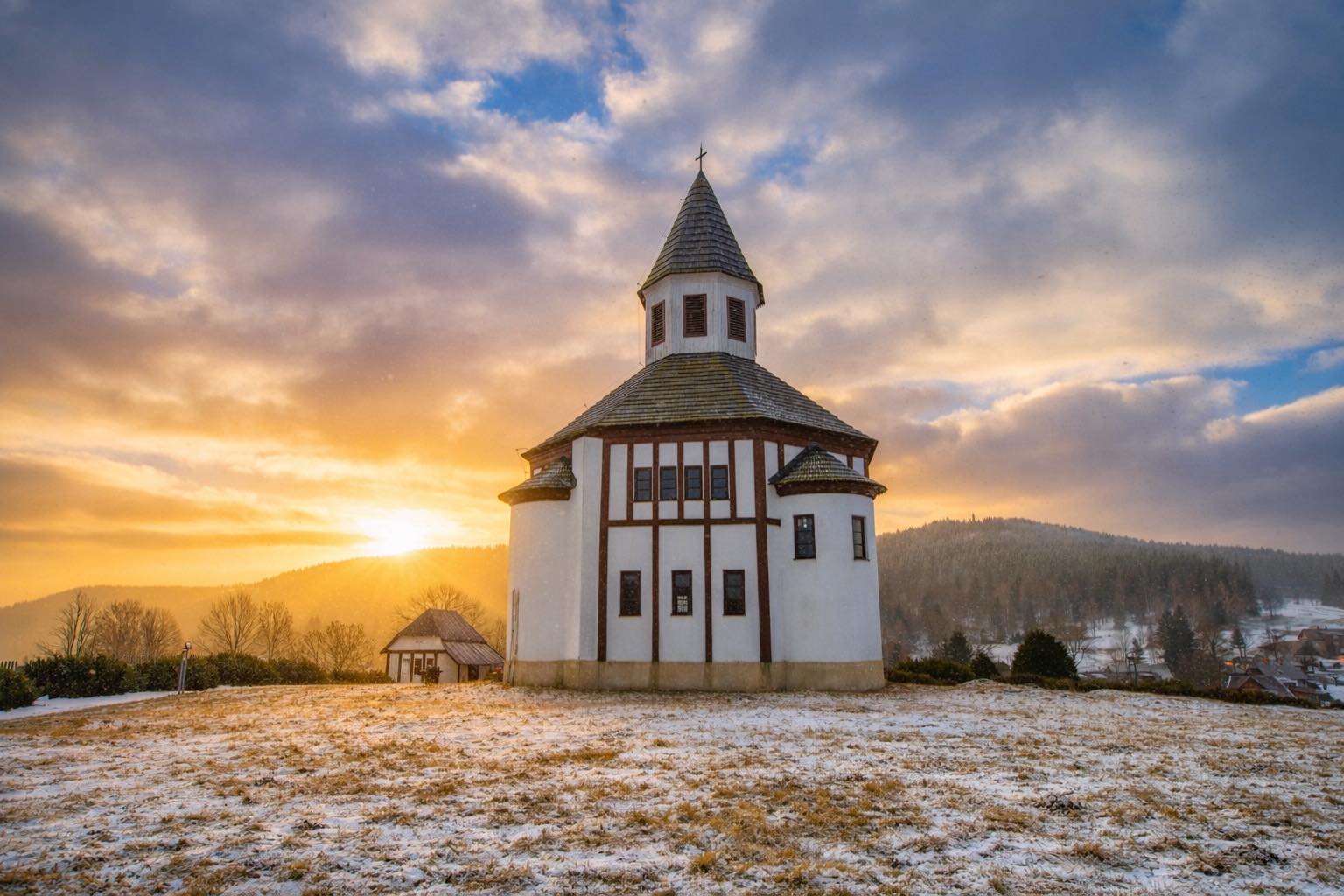 Tesařovská kaple ( ráno ). (foto Matyáš Gál)