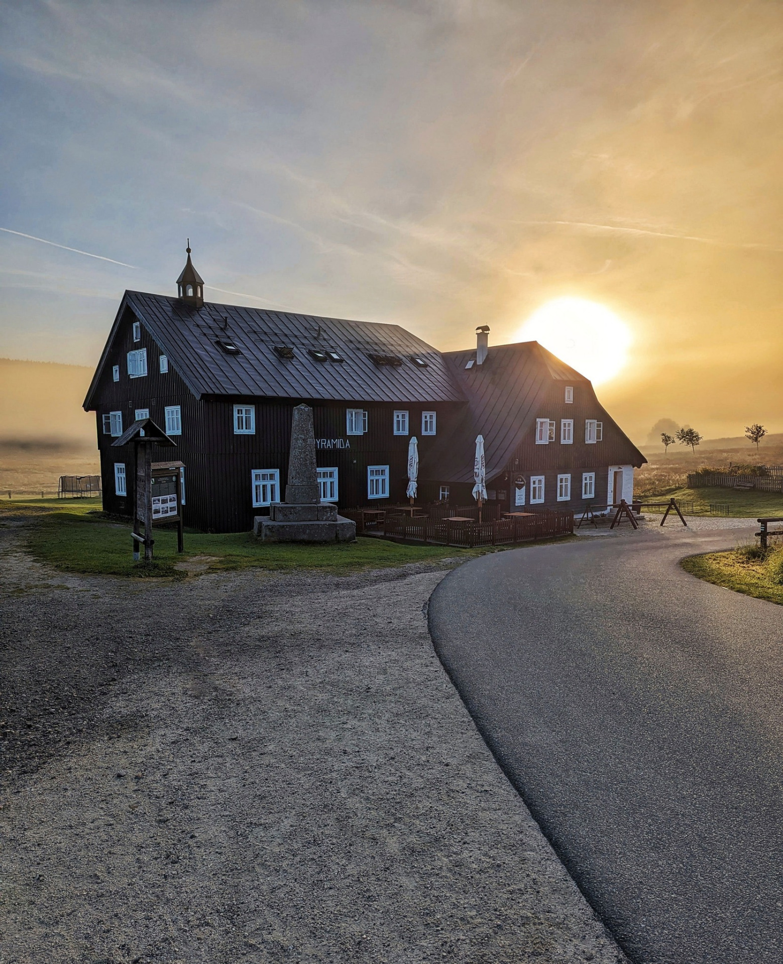 Hráz přehrady Mšeno (foto Vojtěch Klimt)