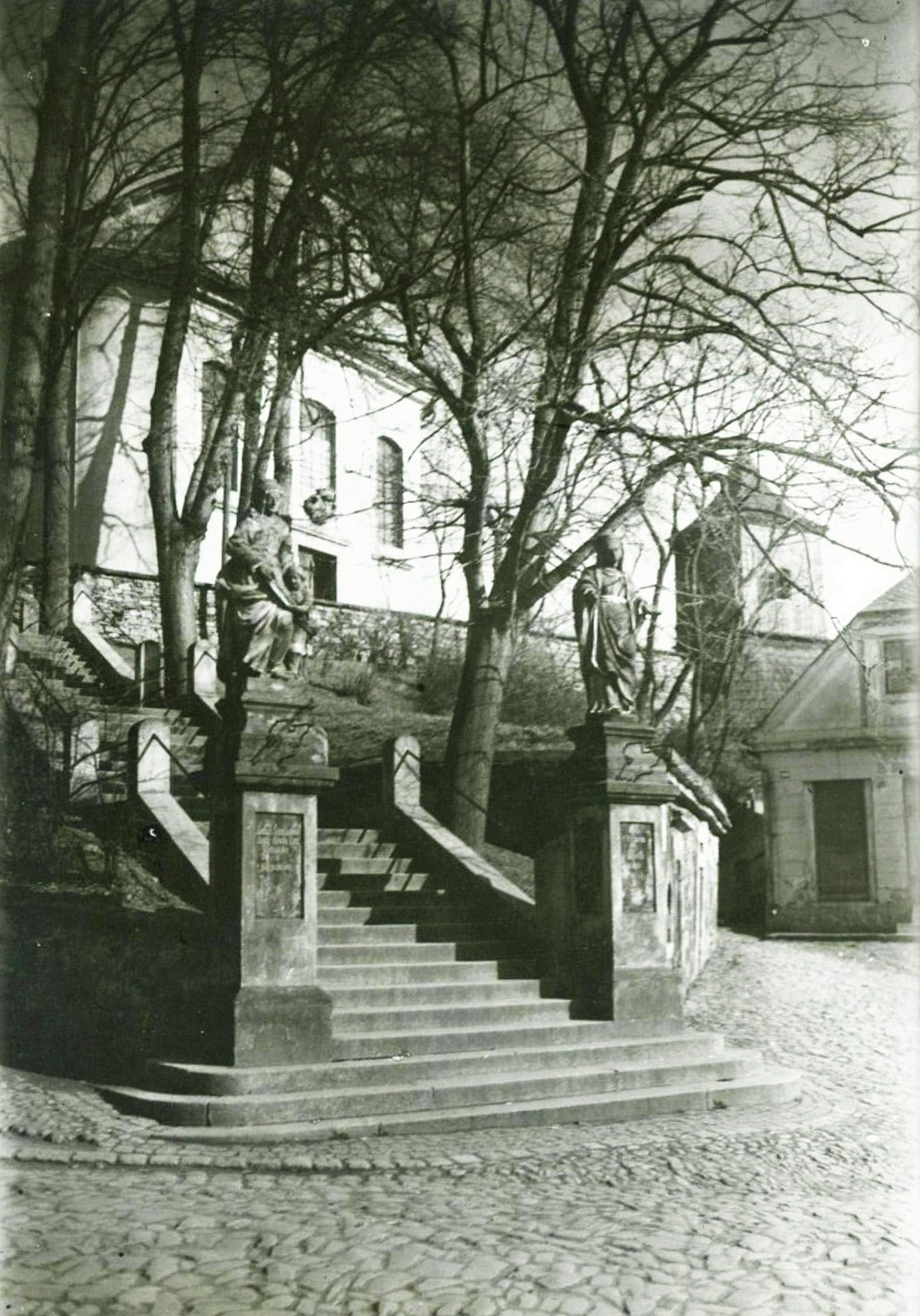 Schody ke kostelu Svatého Jakuba Většího v Železném Brodě-1935 (archiv J.Peterka)