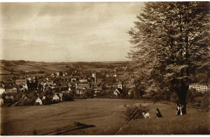 Friedland in Böhmen.Frýdlant v Čechách (archiv Václav Honzejk - foceno na louce nad evangelickým kostelem.)