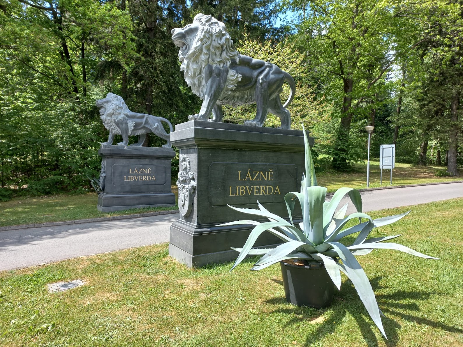 V lázeňském parku