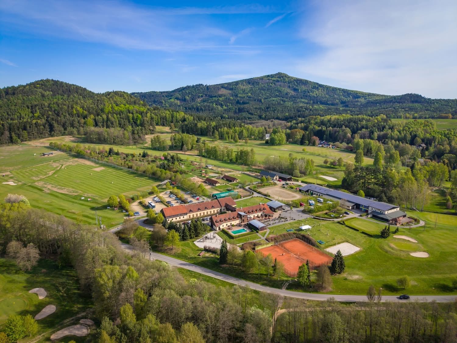 Resort Malevil pod Hvozdem v Heřmanicích v Podještědí - foto 3.5.2026 Matyáš Gál