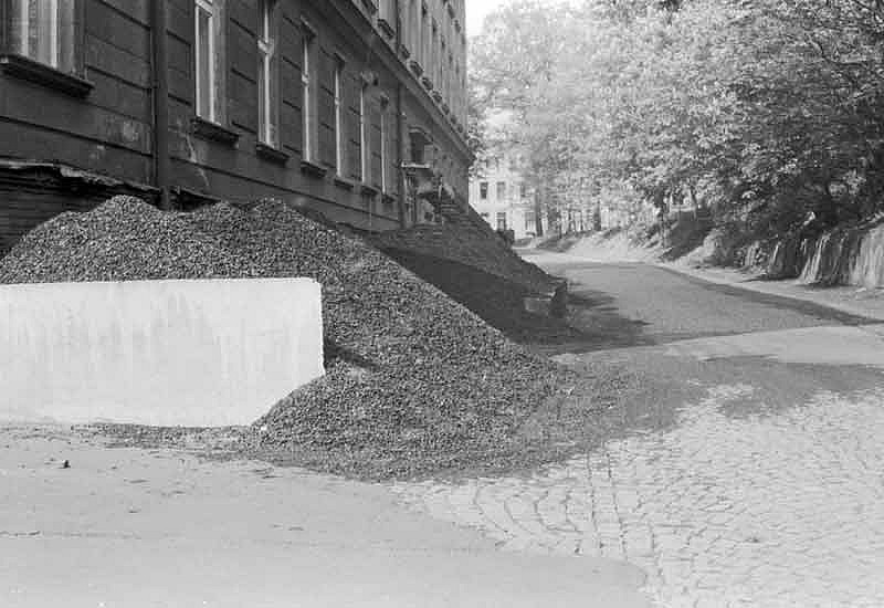 naprosto fádní fotografie ze všedního života 70 let. Ulice kolem průmyslovky do Arbesky. (autor příspěvku Českolipské obrázky)