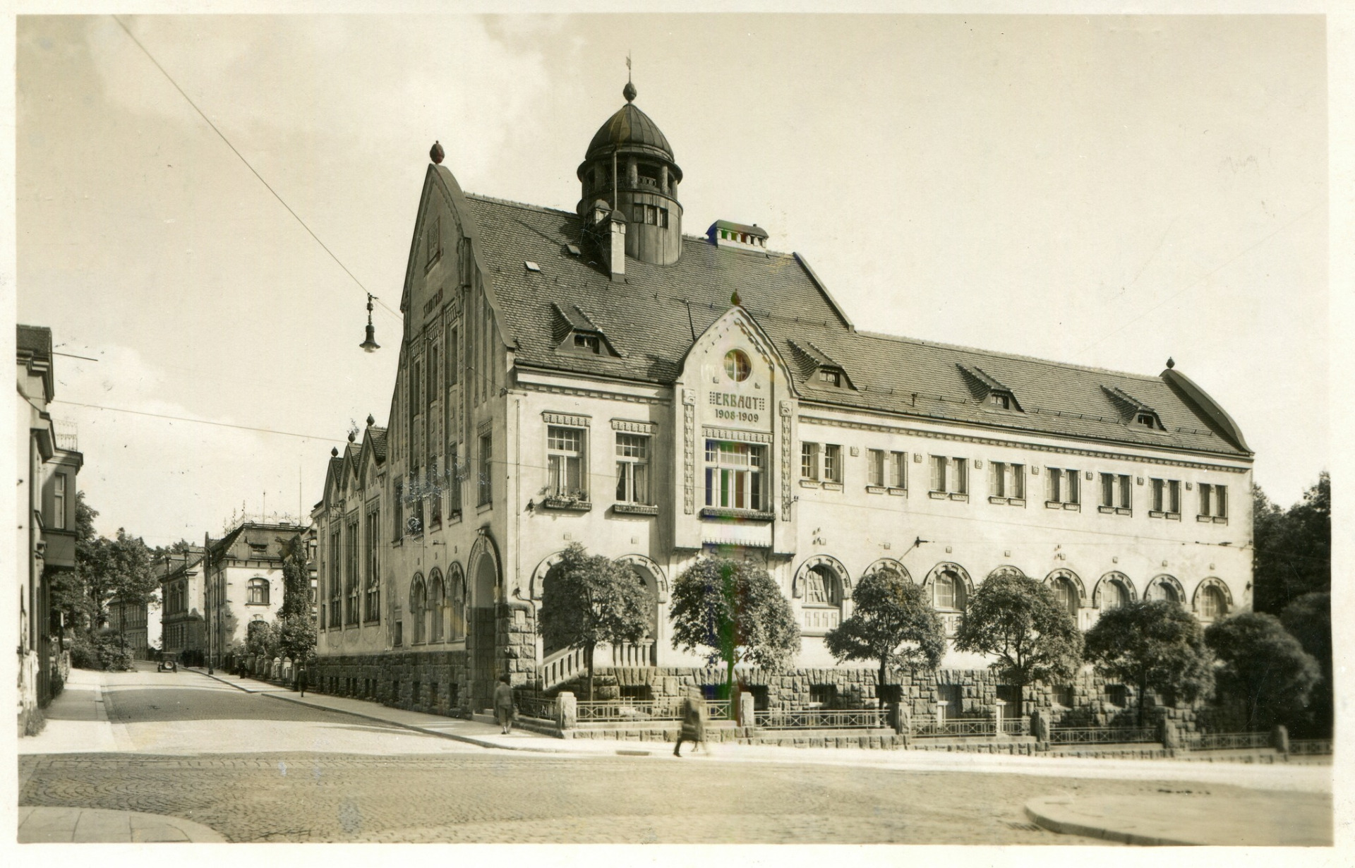 Městské lázně na pohlednici prošlé poštou v roce 1941 (archiv J.Peterka)