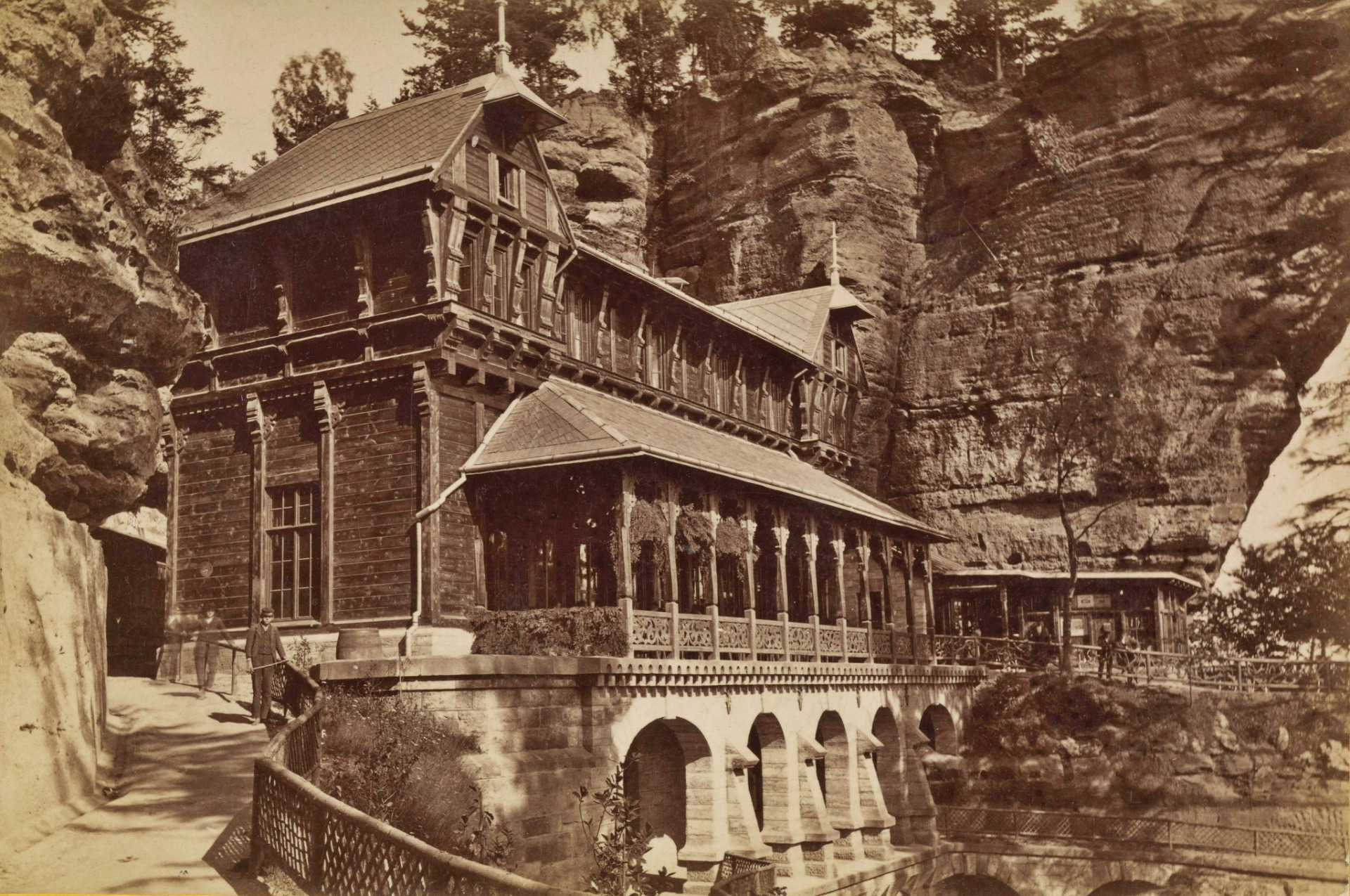 Pravčická brána (Prebischtor), okr. Děčín-1885 Foto: Robert Halm (1828-1910) (archiv J.Peterka)
