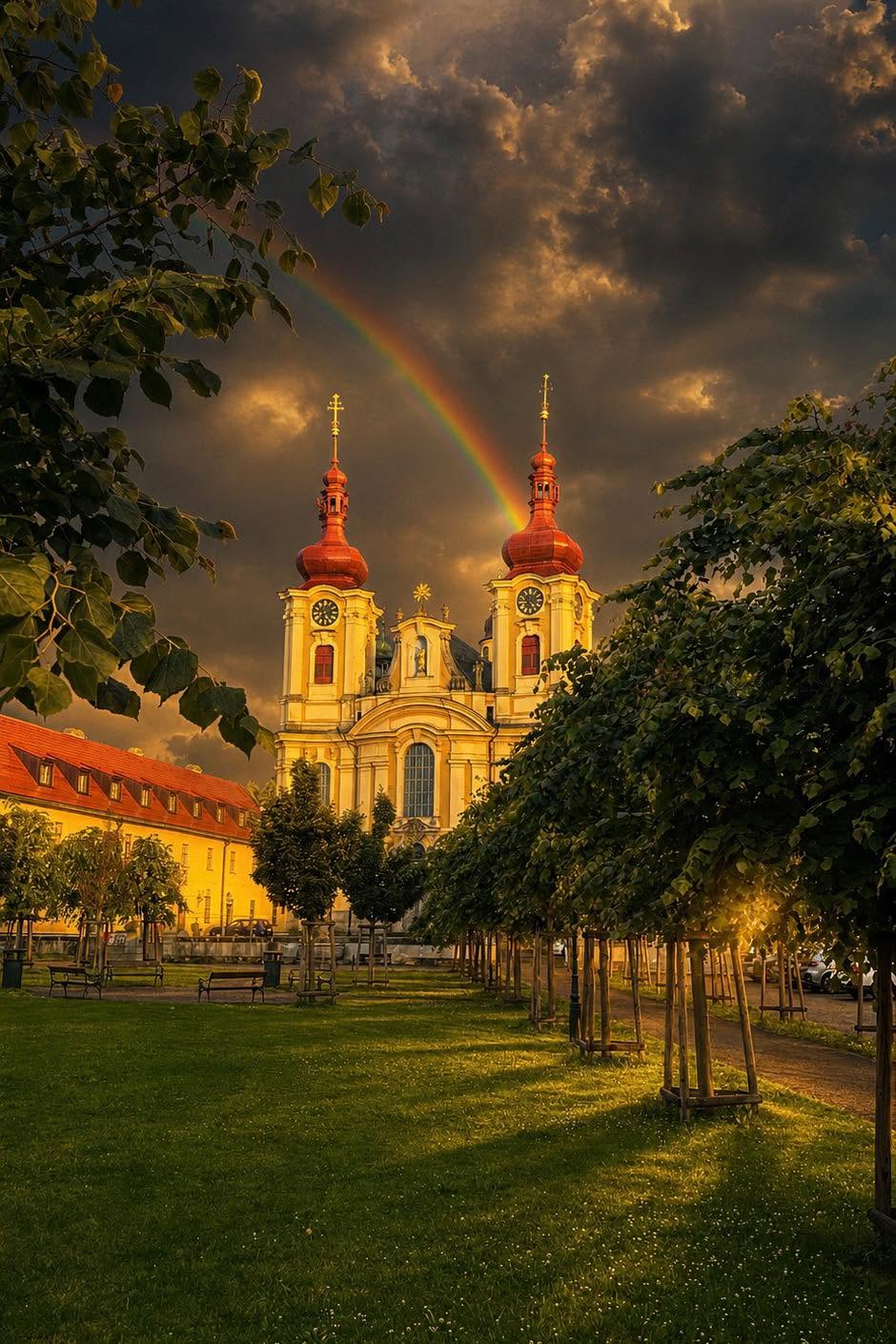 Jedeš ze svatby, leje jako z konve. Ale prostě to musíš vyfotit. (foto Radek Drbohlav)