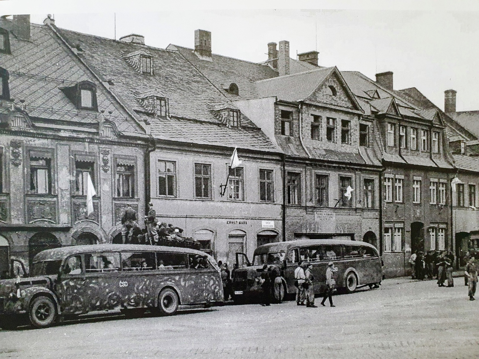 náměstí na konci druhé světové války (archiv Soka Liberec)