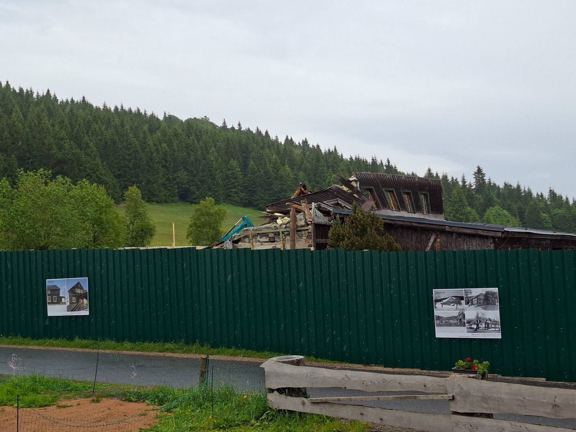 stará chata pod Bukovcem uz to má za sebou (16.6.2026 - zdroj: Hospoda na Jizerce)