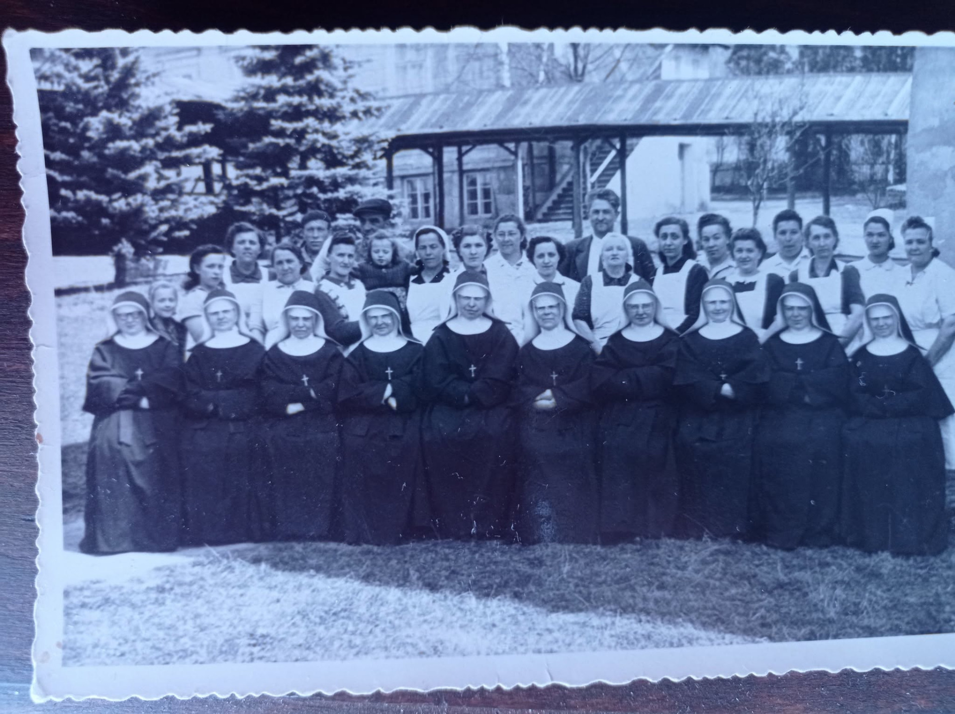 Personál Nemocnice Jablonné v Podještědí, rok 1952 (archiv Helena Srdínková)