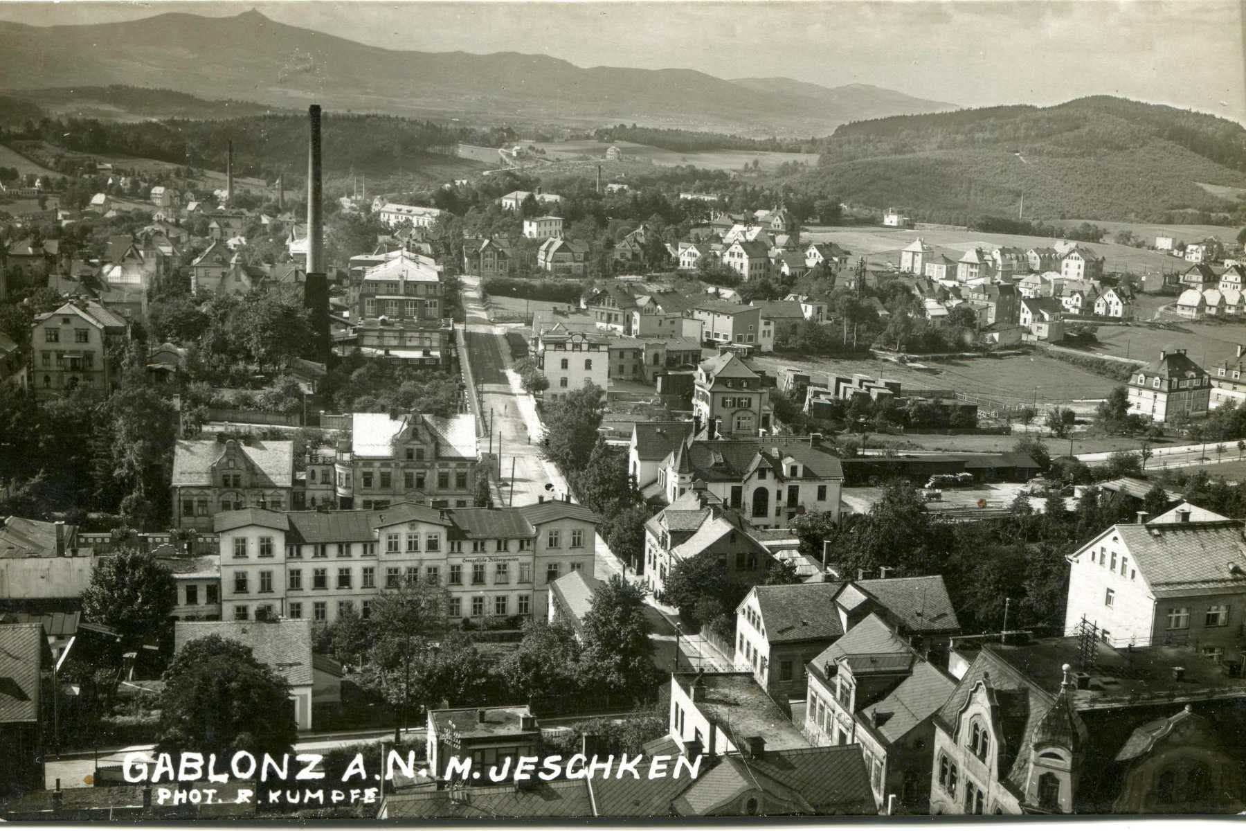pohled z kostelní věže směr západ - Ještěd (archiv Miroslav Matějček)