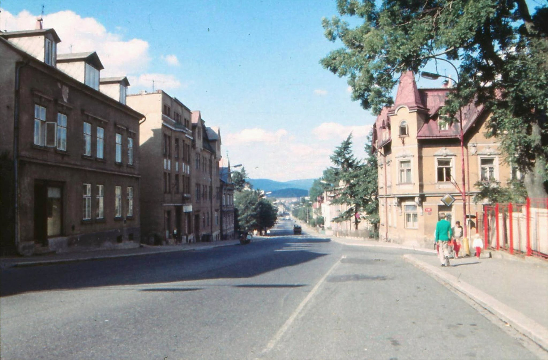 Palackého téměř bez automobilů. (archiv J.Peterka)