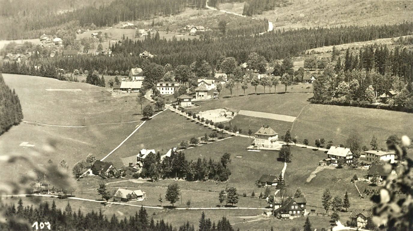 Harrachov 1907🫶 https://www.harrachov-info.cz/live-kamera-harrachov Foto: Pension Schäfer: www.schafer.cz